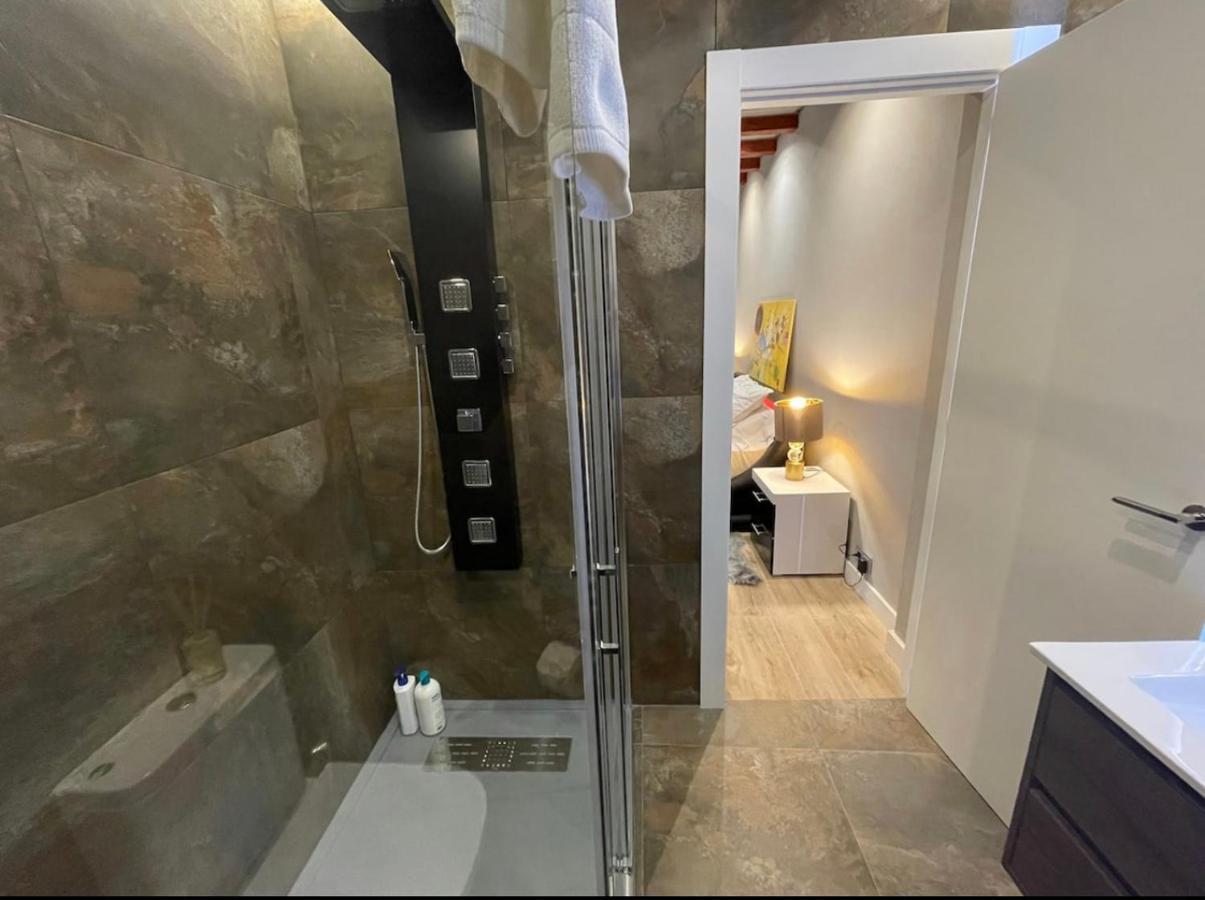 Suite Privada Frente A La Piscina Para 2 Personas Con Sofa Cama Para 2 Mas 4P No Es Casa Completa San Vicente Raspeig Kültér fotó
