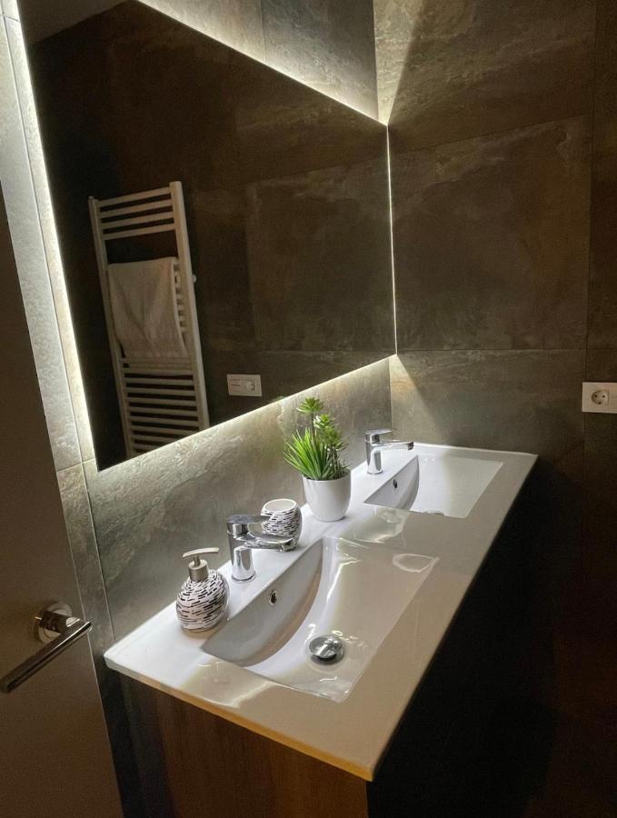 Suite Privada Frente A La Piscina Para 2 Personas Con Sofa Cama Para 2 Mas 4P No Es Casa Completa San Vicente Raspeig Kültér fotó
