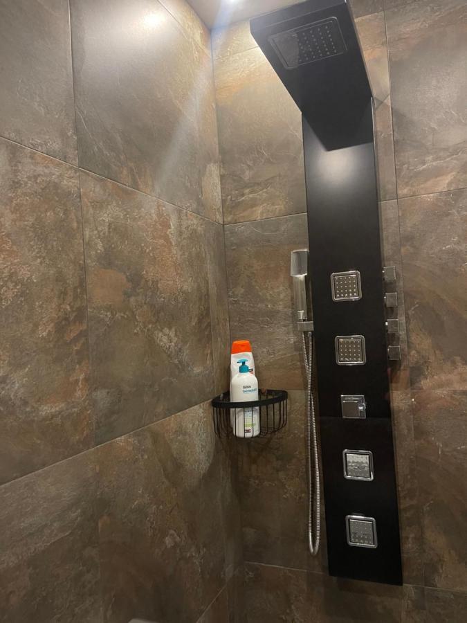 Suite Privada Frente A La Piscina Para 2 Personas Con Sofa Cama Para 2 Mas 4P No Es Casa Completa San Vicente Raspeig Kültér fotó