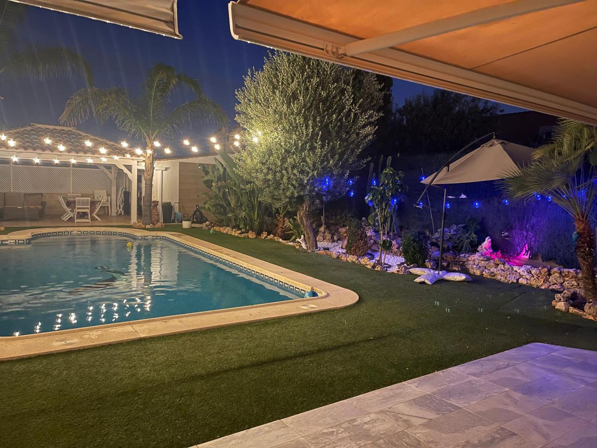 Suite Privada Frente A La Piscina Para 2 Personas Con Sofa Cama Para 2 Mas 4P No Es Casa Completa San Vicente Raspeig Kültér fotó